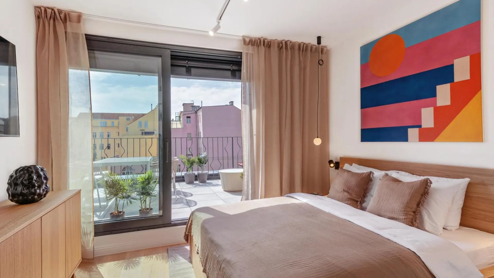 Turnkey I Henry'S Tower Apartments Prague