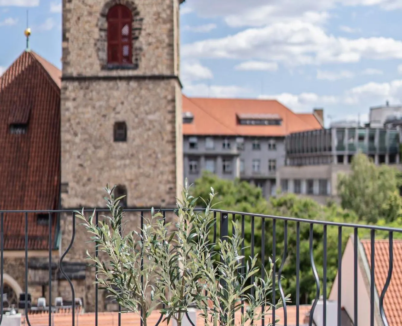 Turnkey I Henry'S Tower Apartments Prague