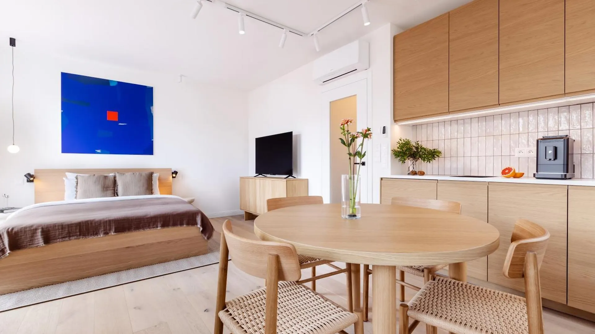 Turnkey I Henry'S Tower Apartments Prague